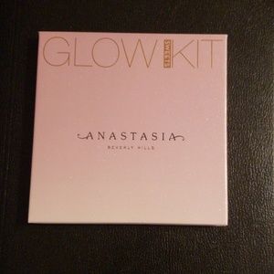 Anastasia Beverly Hills Sweets Glow Kit